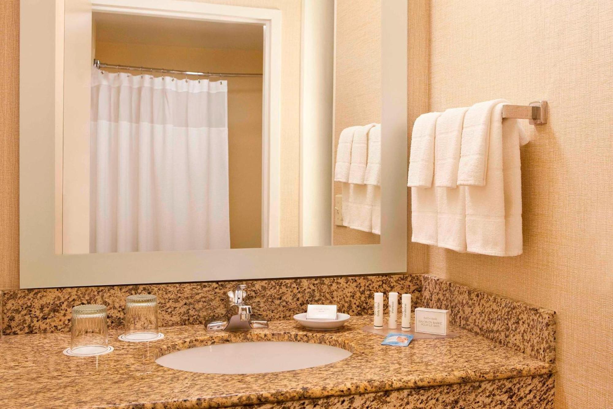 Springhill Suites Boston Peabody Bagian luar foto